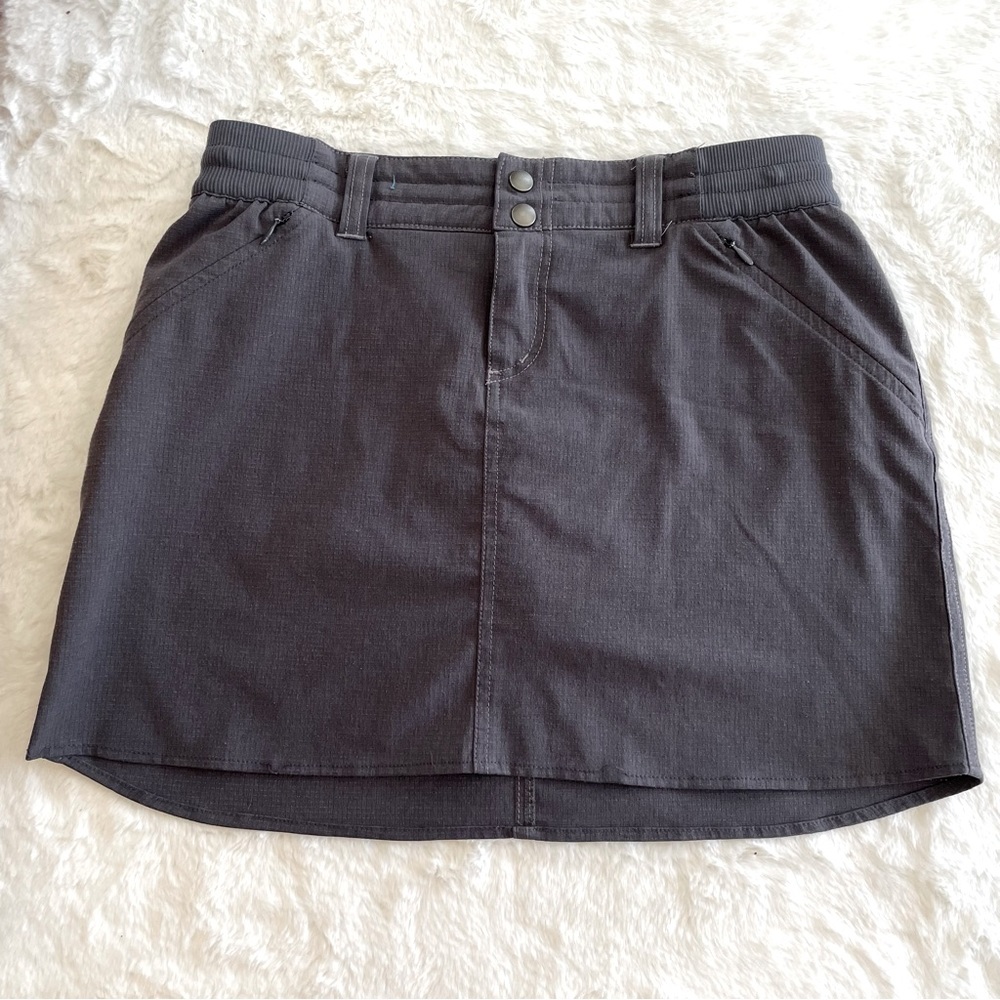 Kuhl Strattus gray skort with zip pockets, Size 2
